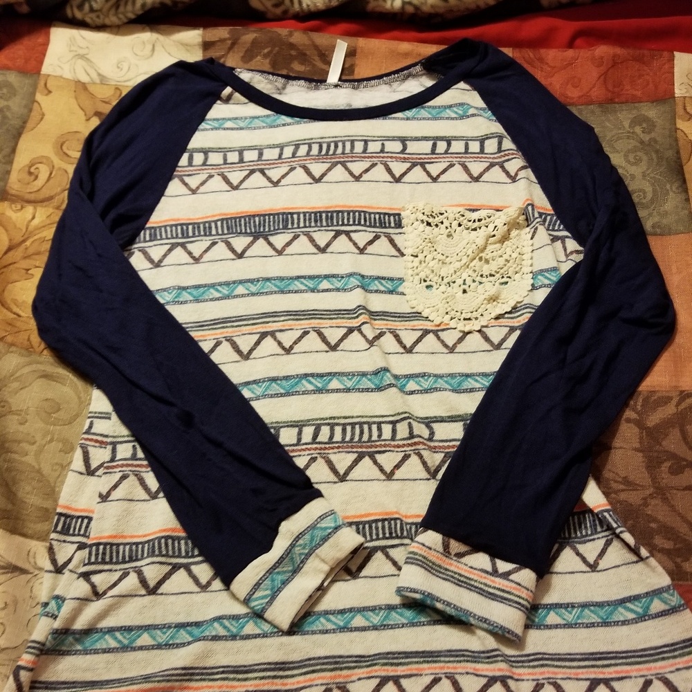 2/$12 💗 AUDITIONS LACE POCKET TOP